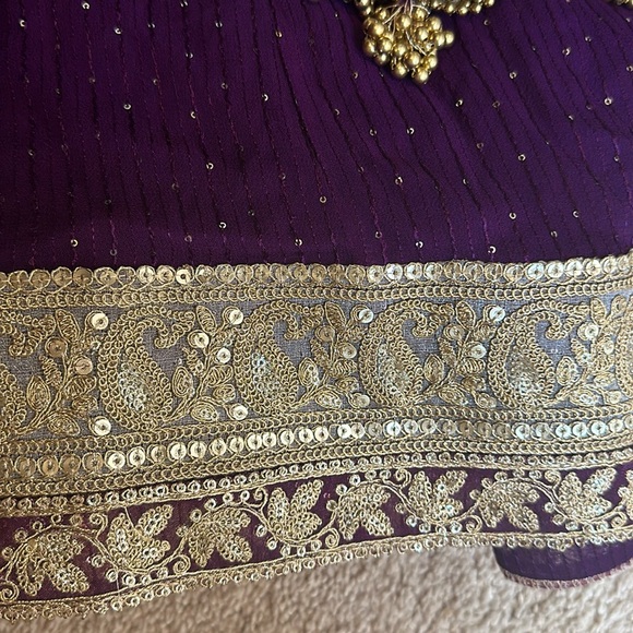 Purple boutique designer lehenga and hand embroidered blouse/ choli - Picture 7 of 8